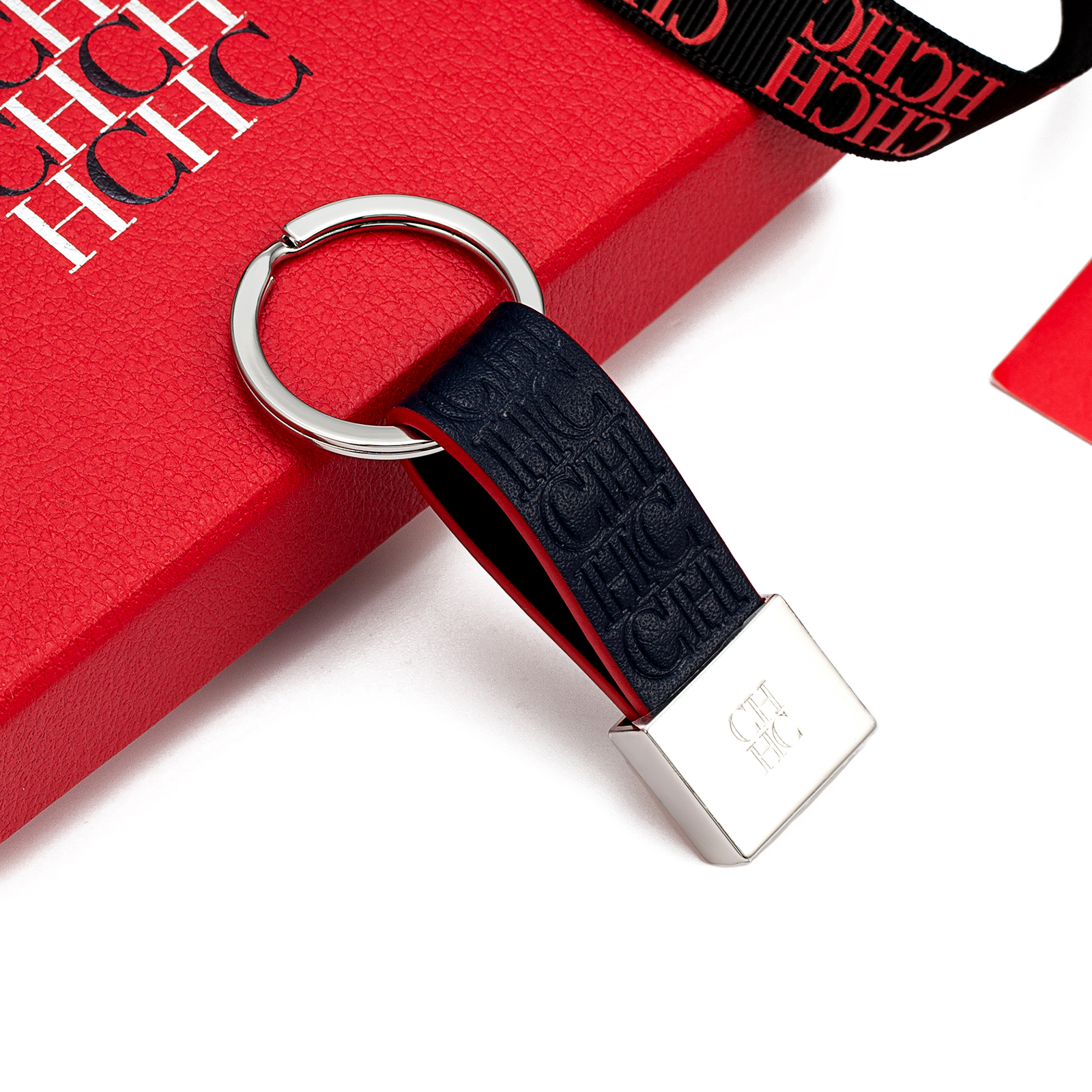 CH Embossed Monogram Leather K - Monogram Keychain Leather 评论和价格