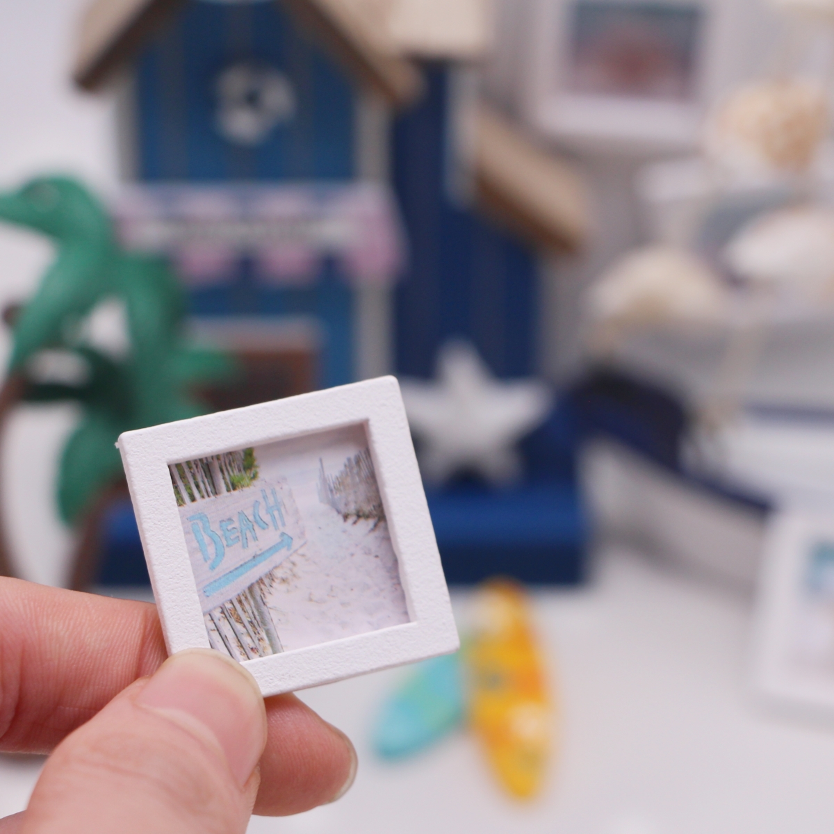 Dollhouse Miniature Wooden Oce - Engraved Wood Frame 评论和价格